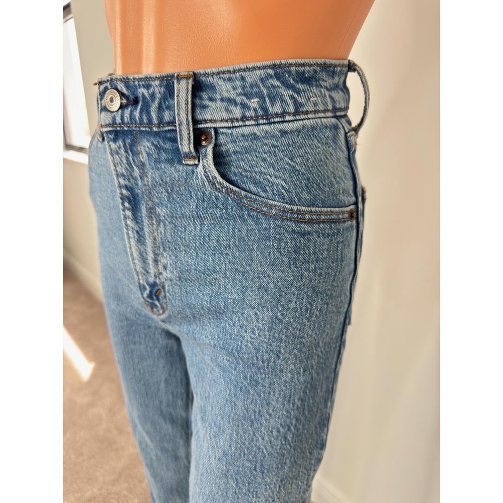 Abercrombie & Fitch The 90s Straight Ultra High Rise Jeans Medium Wash 24 00R - Picture 12 of 16